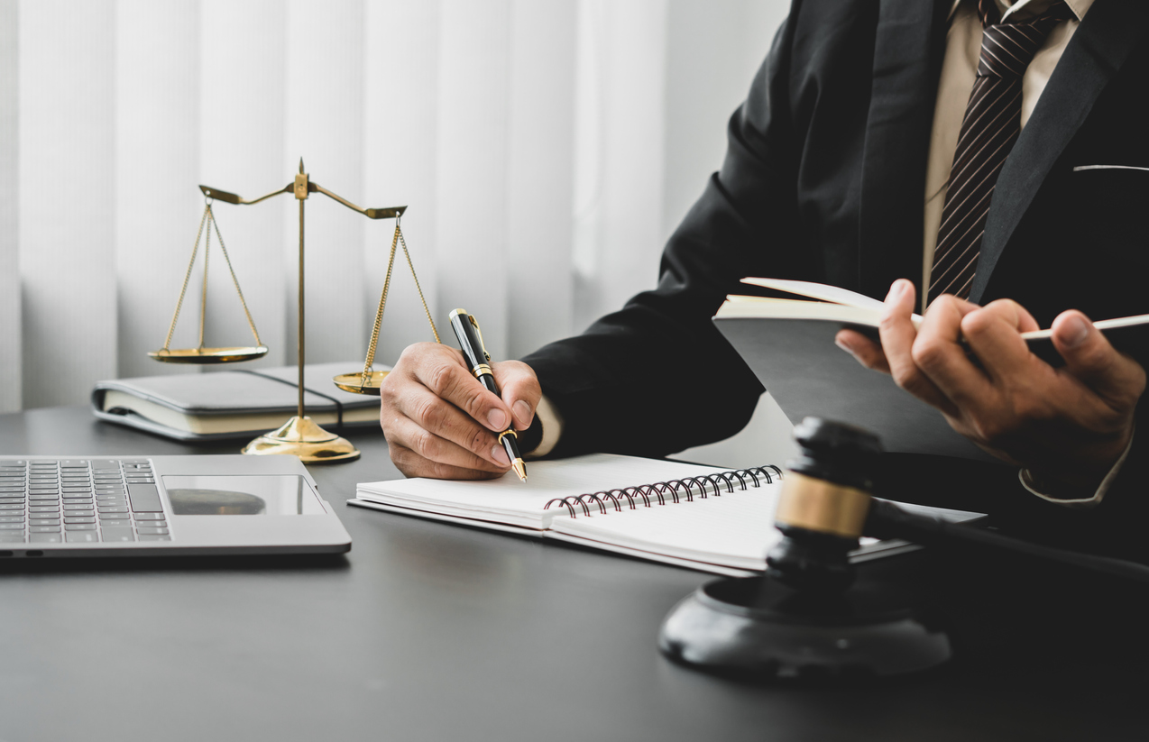 What Is the Difference Between a Lawyer and an Attorney?